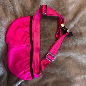 IVIVVA pink Fanny pack $25(lightly used)